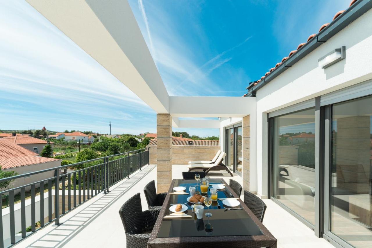 Mirakul Apartment Vir