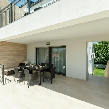 Villa Mirakul Vir Exterior photo