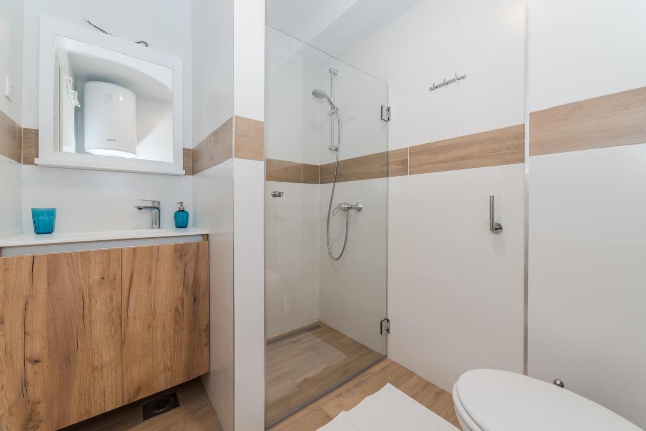 Mirakul Apartment Vir