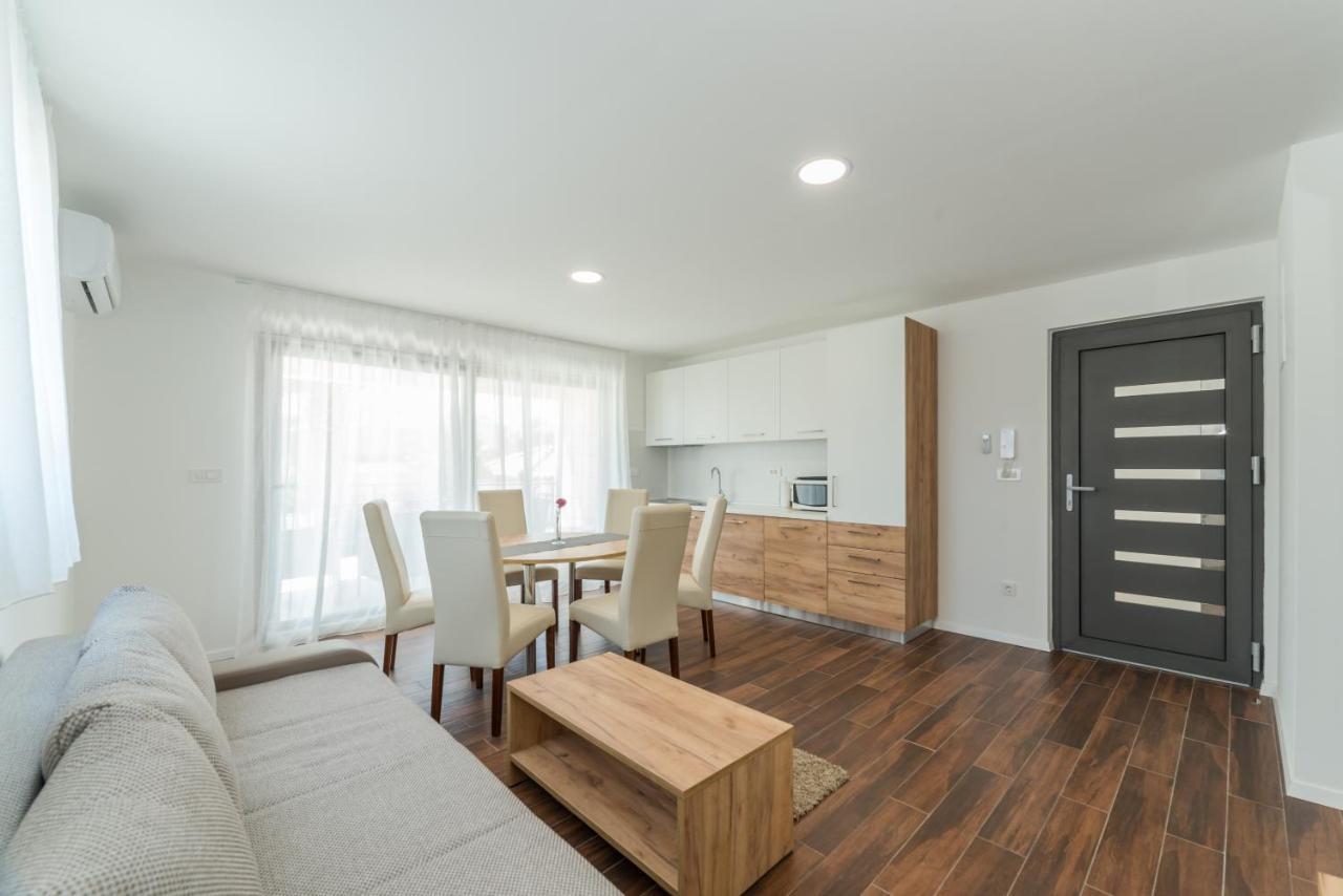 Apartment Mirakul Vir