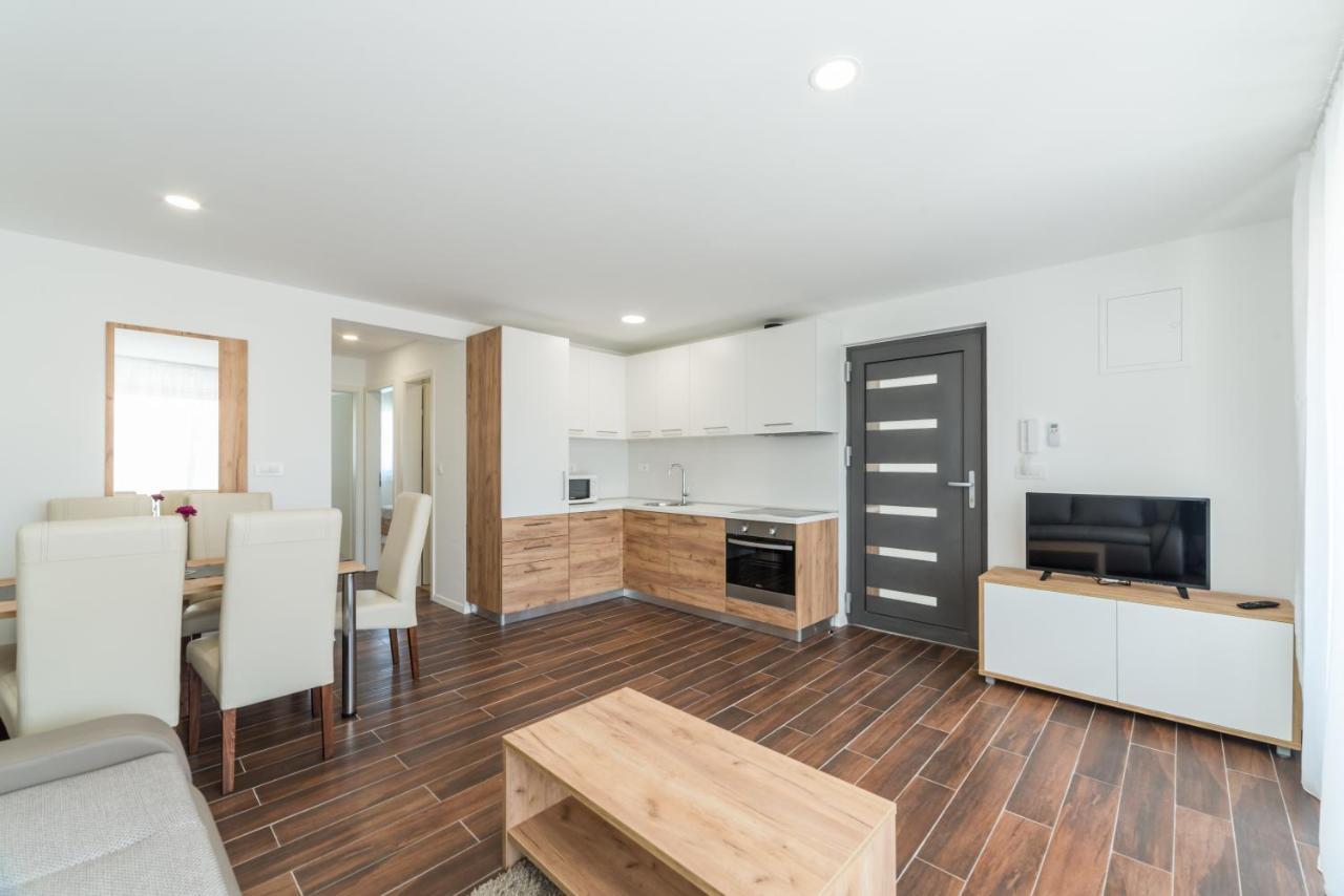 Apartment Mirakul Vir