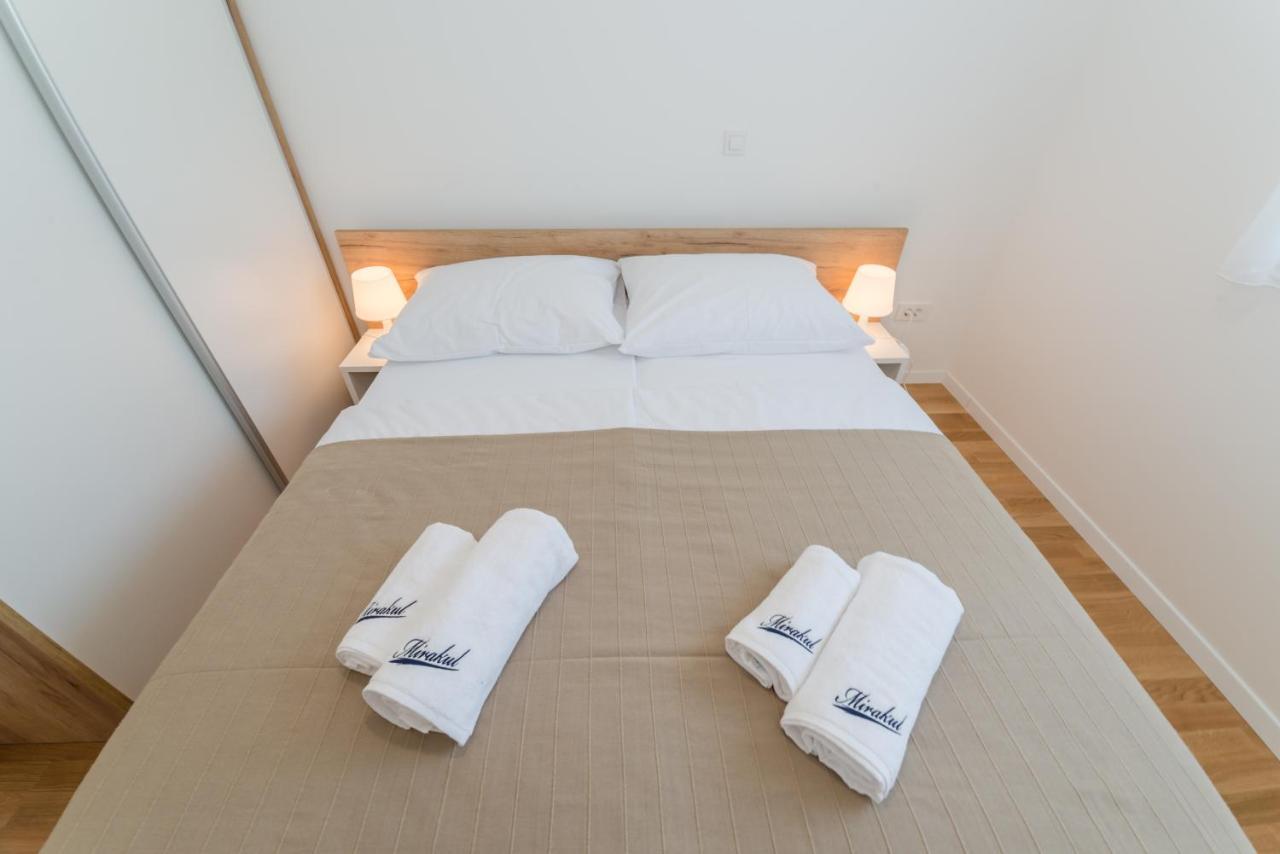 Apartment Mirakul Vir